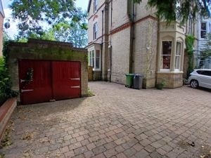 Photo 14- click for photo gallery